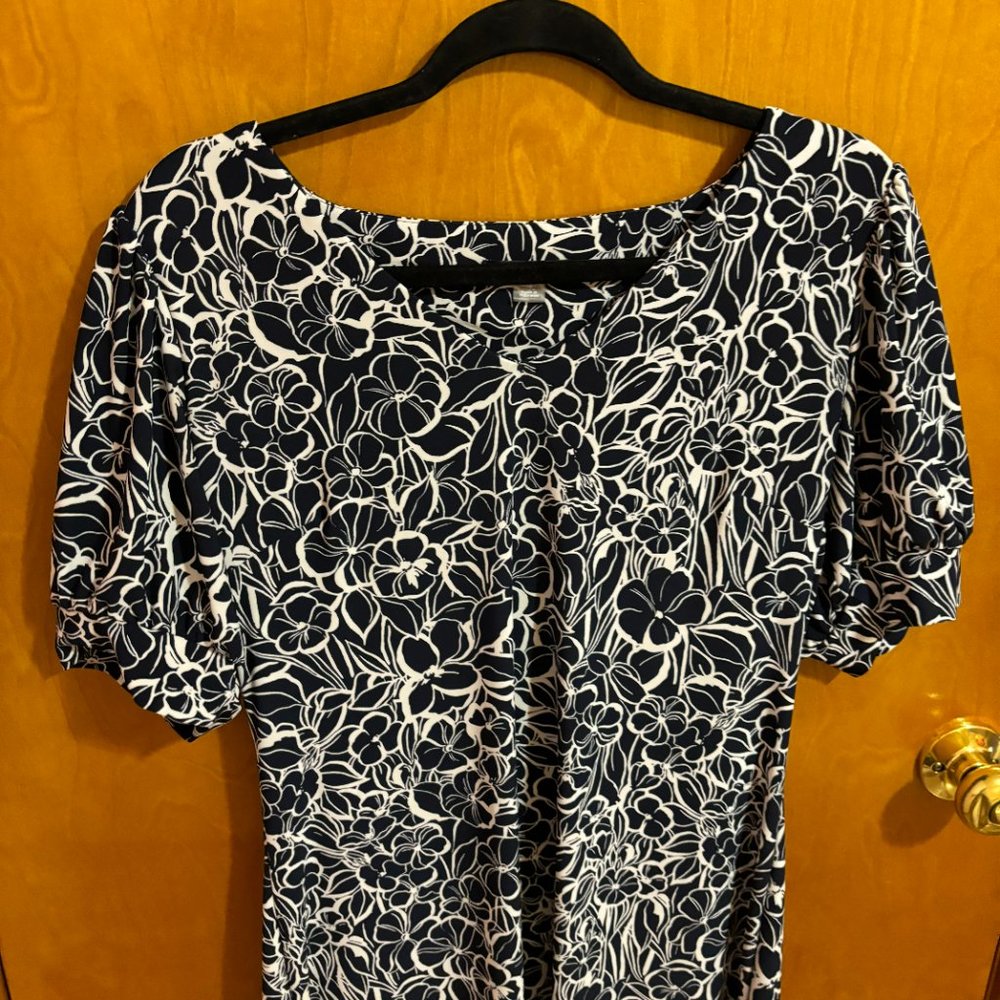 Women's Tommy Hilfiger Navy Blue and White Dress, Size 10 - Picture 3 of 14